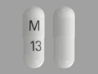 Pill with imprint M 13, white, capsule, 19 mm (Celecoxib 200 mg)