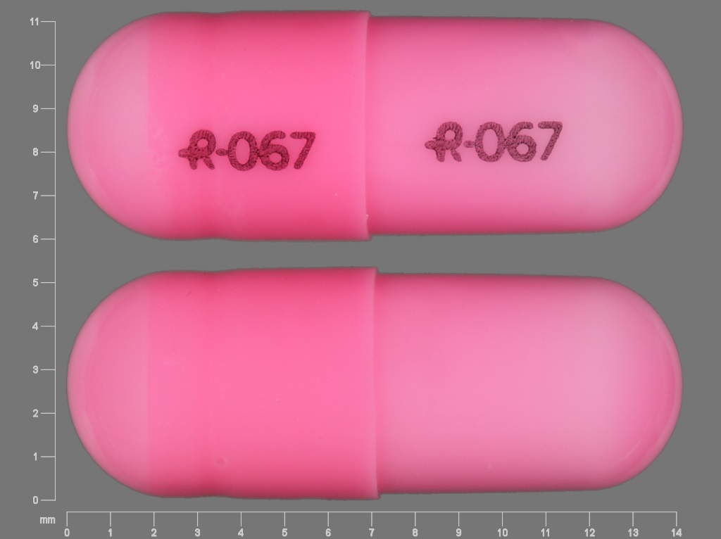 Pill with imprint R 067, pink, capsule, 14 mm (Oxazepam 10 mg)