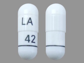 Pill with imprint LA 42, white, capsule, 16 mm (Pregabalin 50 mg)