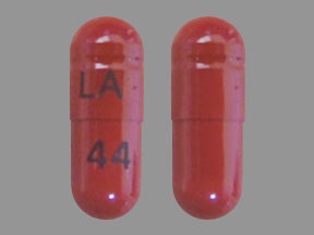 Pill with imprint LA 44, red, capsule, 16 mm (Pregabalin 100 mg)