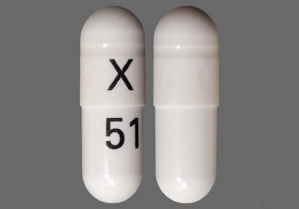 Pill with imprint X 51, white, capsule, 17 mm (Phenytoin Sodium 100 mg)